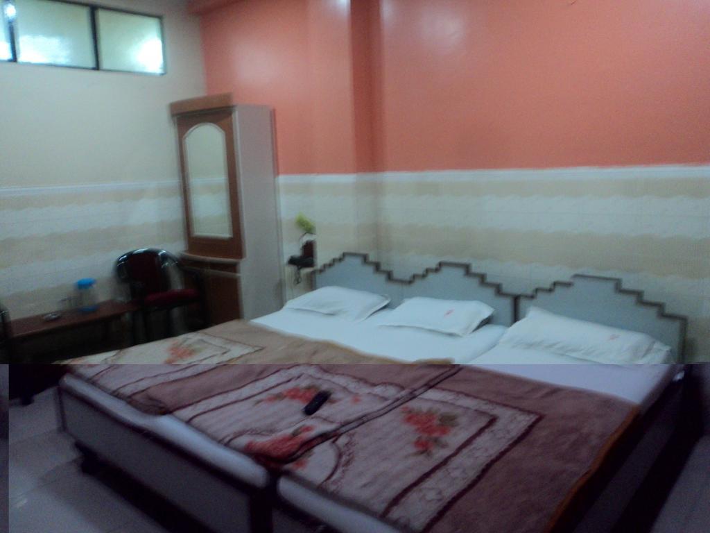 Hotel Jyoti Varanasi Rom bilde