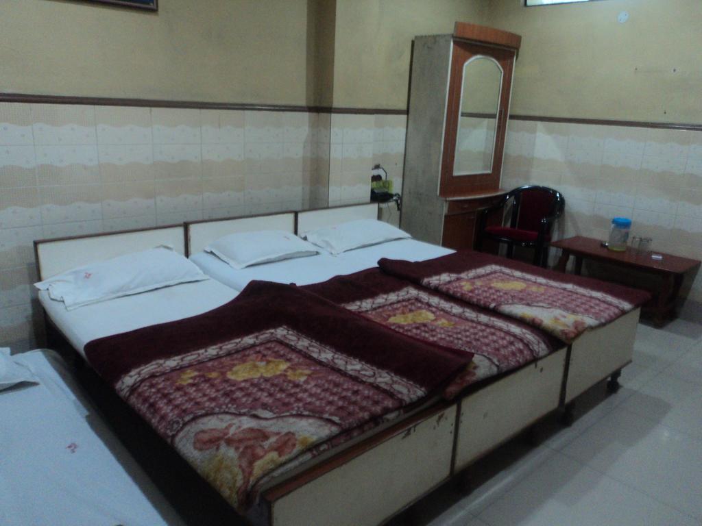 Hotel Jyoti Varanasi Rom bilde